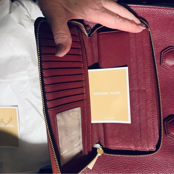 MK cranberry purse with matching wallet - Picture 4 of 4